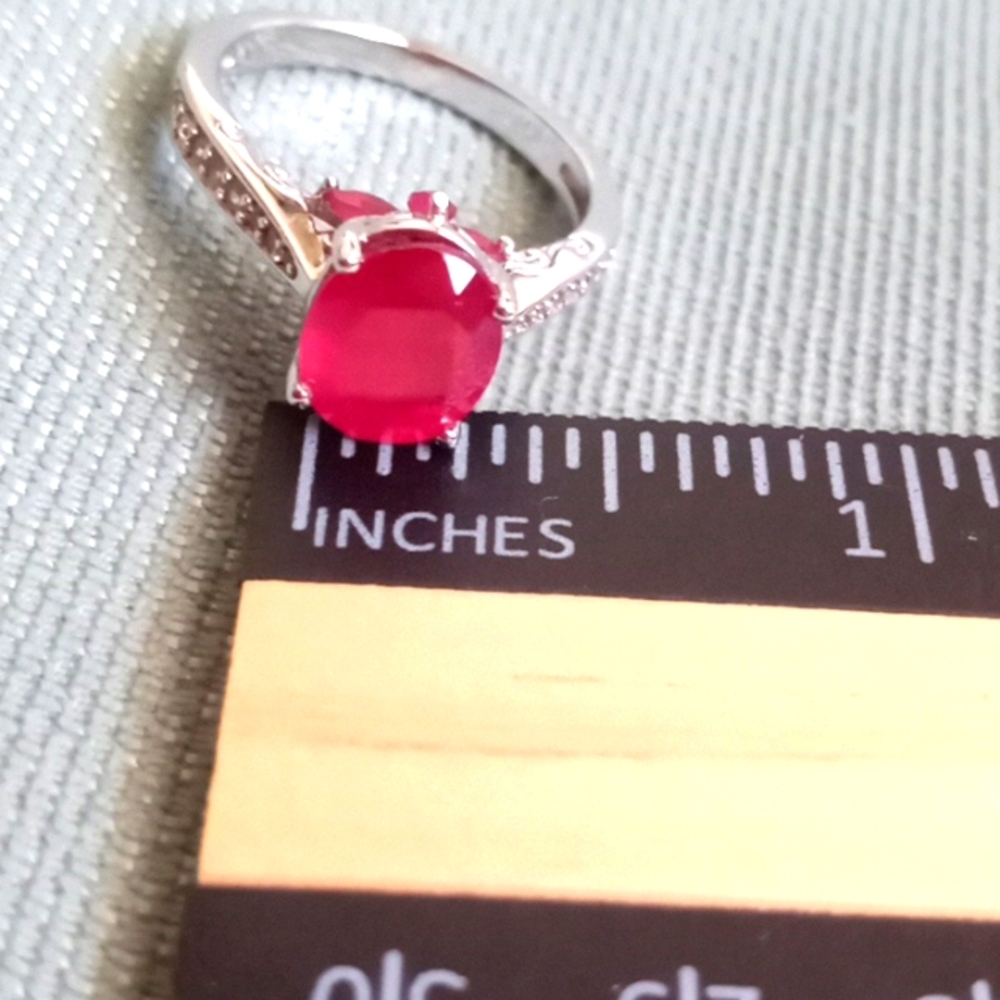 NIASSA RUBY, WHITE ZIRCON RING - Picture 6 of 10